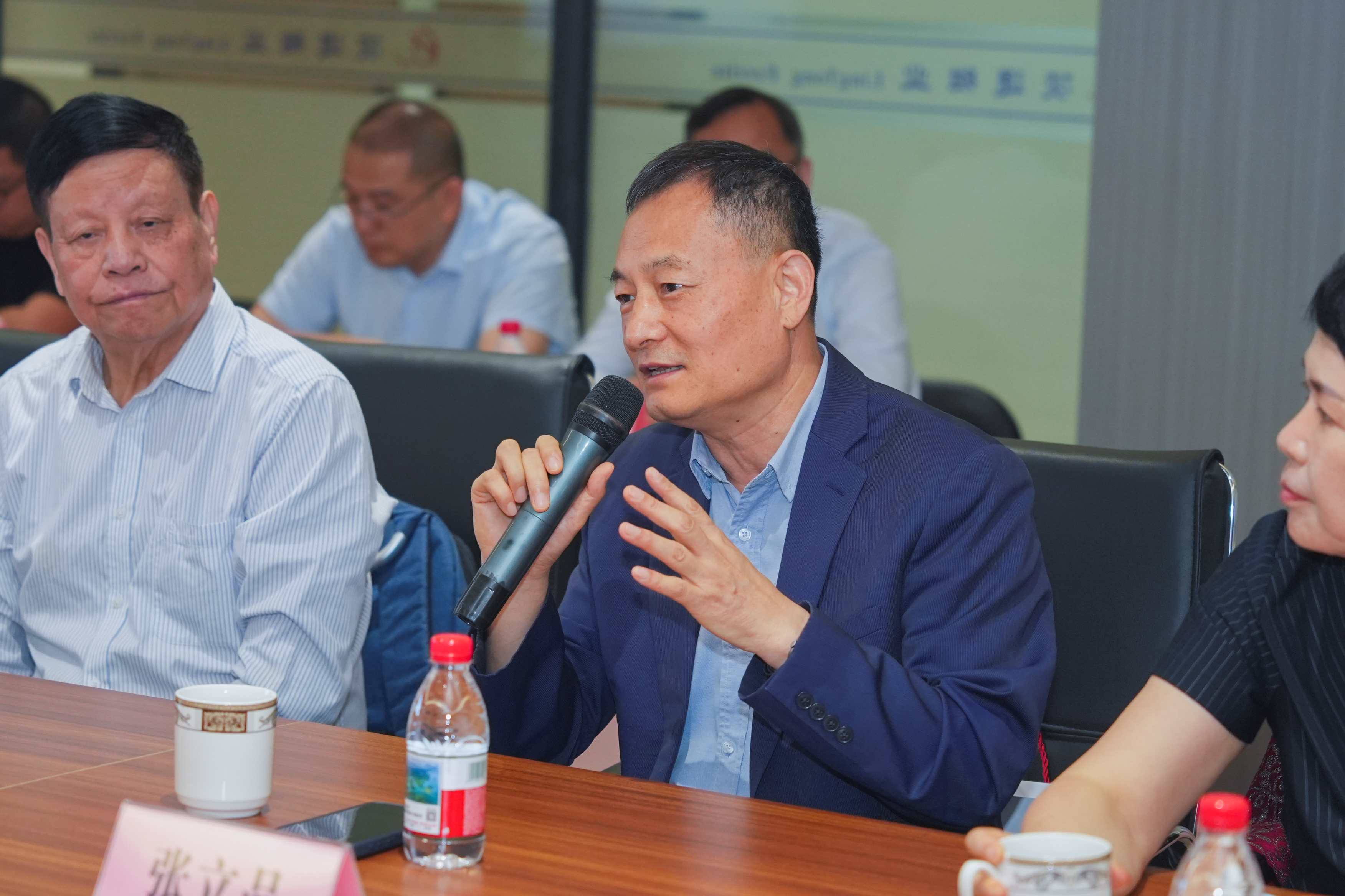 张董致辞小.jpg 张董致辞小.jpg